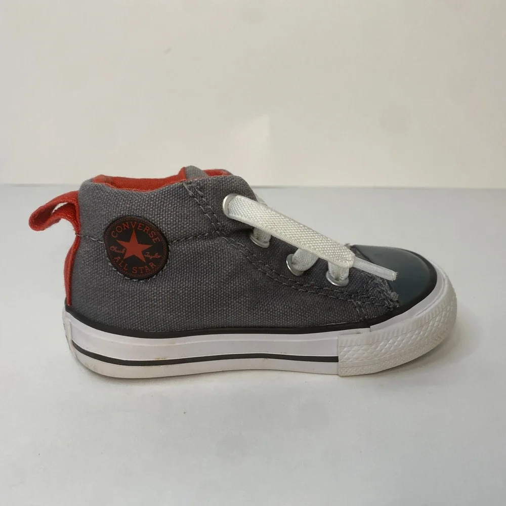 Converse All Star Chuck Taylor Toddler Shoes Unisex. Size 5. Excellent Condition